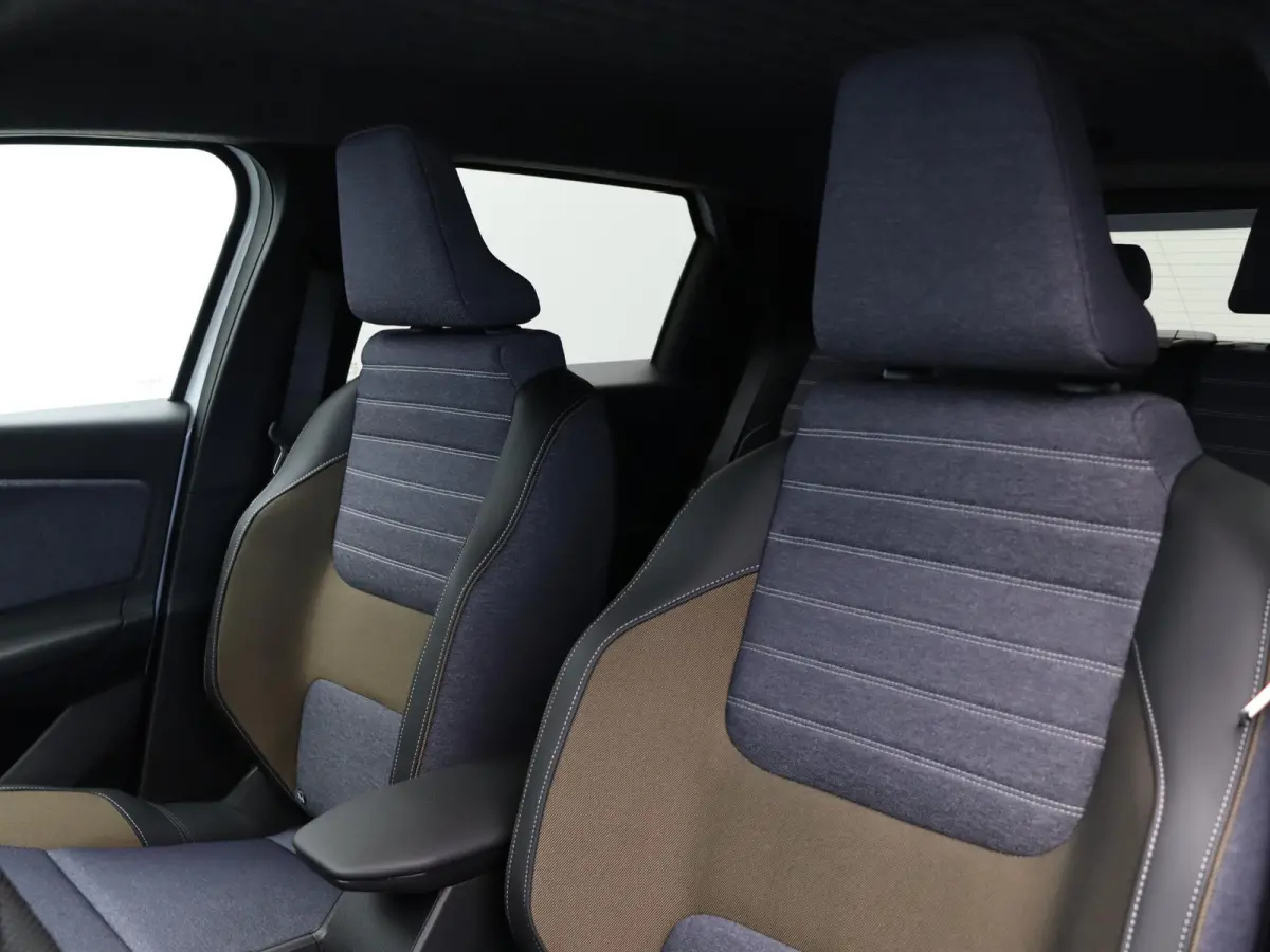 comfort range techno 52 kWh | Vijf jaar garantie | Stoel- en stuurwielverwarming | Blind spot warning | Easy park assist |