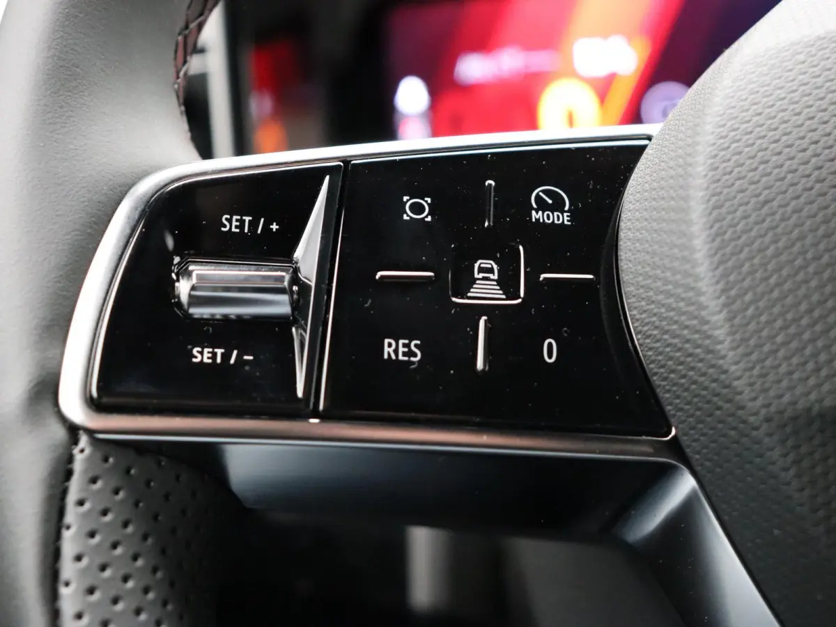 comfort range techno 52 kWh | Vijf jaar garantie | Stoel- en stuurwielverwarming | Blind spot warning | Easy park assist |