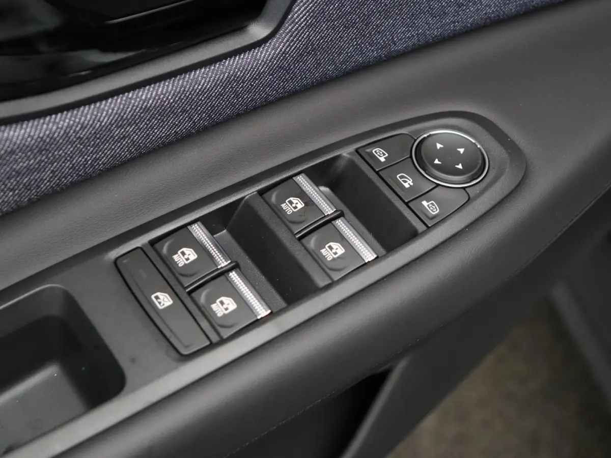 comfort range techno 52 kWh | Vijf jaar garantie | Stoel- en stuurwielverwarming | Blind spot warning | Easy park assist |