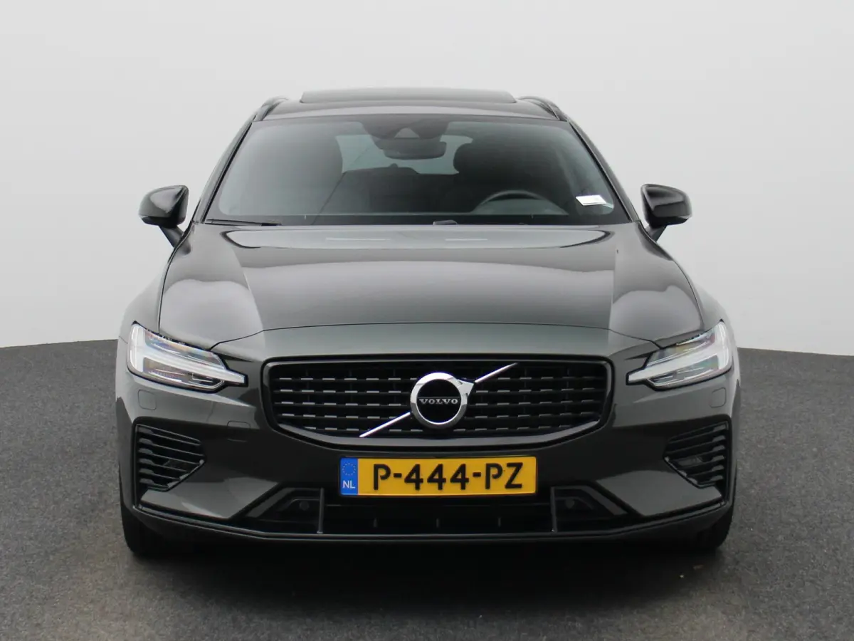2.0 T8 Recharge AWD R-Design VERWACHT !! | PANORAMADAK | MEMORY | NAVIGATIE | CAMERA | TREKHAAK | STOELVERWARMING | LEDER | SPORSTOELEN | ELEKTRISCHE STOEL | 12 MAANDEN BOVAG GARANTIE |
