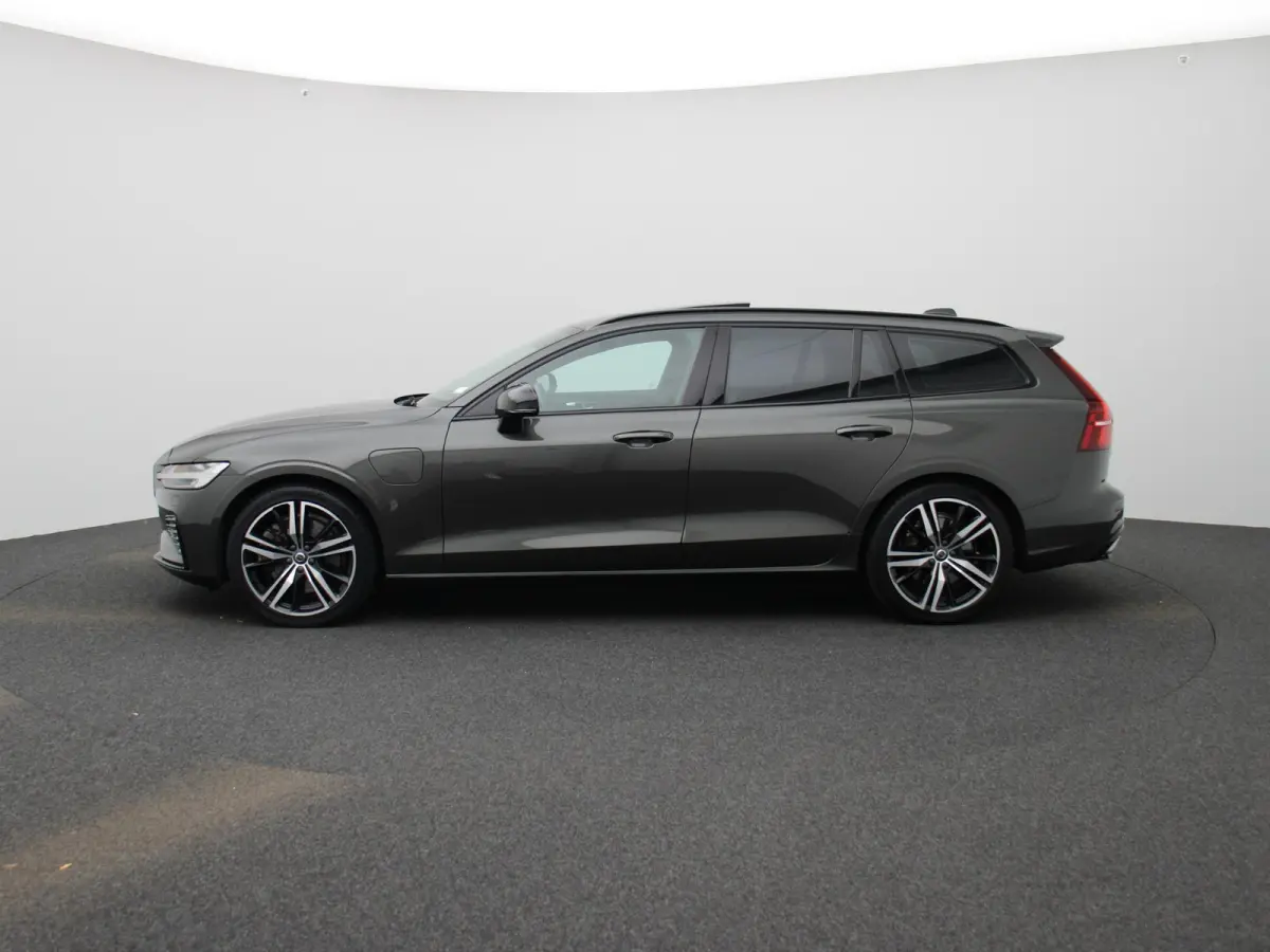 2.0 T8 Recharge AWD R-Design VERWACHT !! | PANORAMADAK | MEMORY | NAVIGATIE | CAMERA | TREKHAAK | STOELVERWARMING | LEDER | SPORSTOELEN | ELEKTRISCHE STOEL | 12 MAANDEN BOVAG GARANTIE |