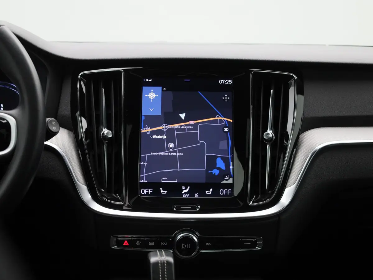 2.0 T8 Recharge AWD R-Design VERWACHT !! | PANORAMADAK | MEMORY | NAVIGATIE | CAMERA | TREKHAAK | STOELVERWARMING | LEDER | SPORSTOELEN | ELEKTRISCHE STOEL | 12 MAANDEN BOVAG GARANTIE |