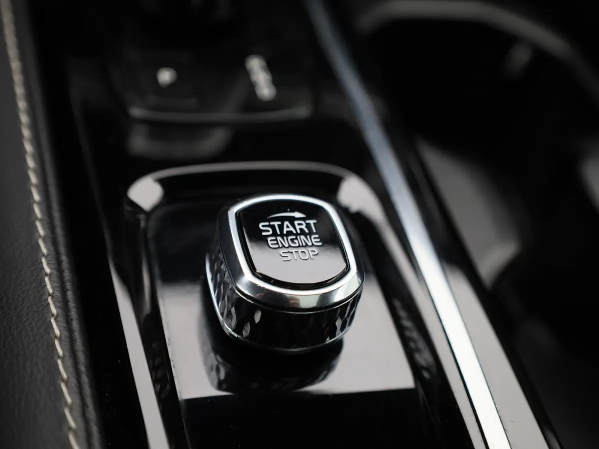 2.0 T8 Recharge AWD R-Design VERWACHT !! | PANORAMADAK | MEMORY | NAVIGATIE | CAMERA | TREKHAAK | STOELVERWARMING | LEDER | SPORSTOELEN | ELEKTRISCHE STOEL | 12 MAANDEN BOVAG GARANTIE |