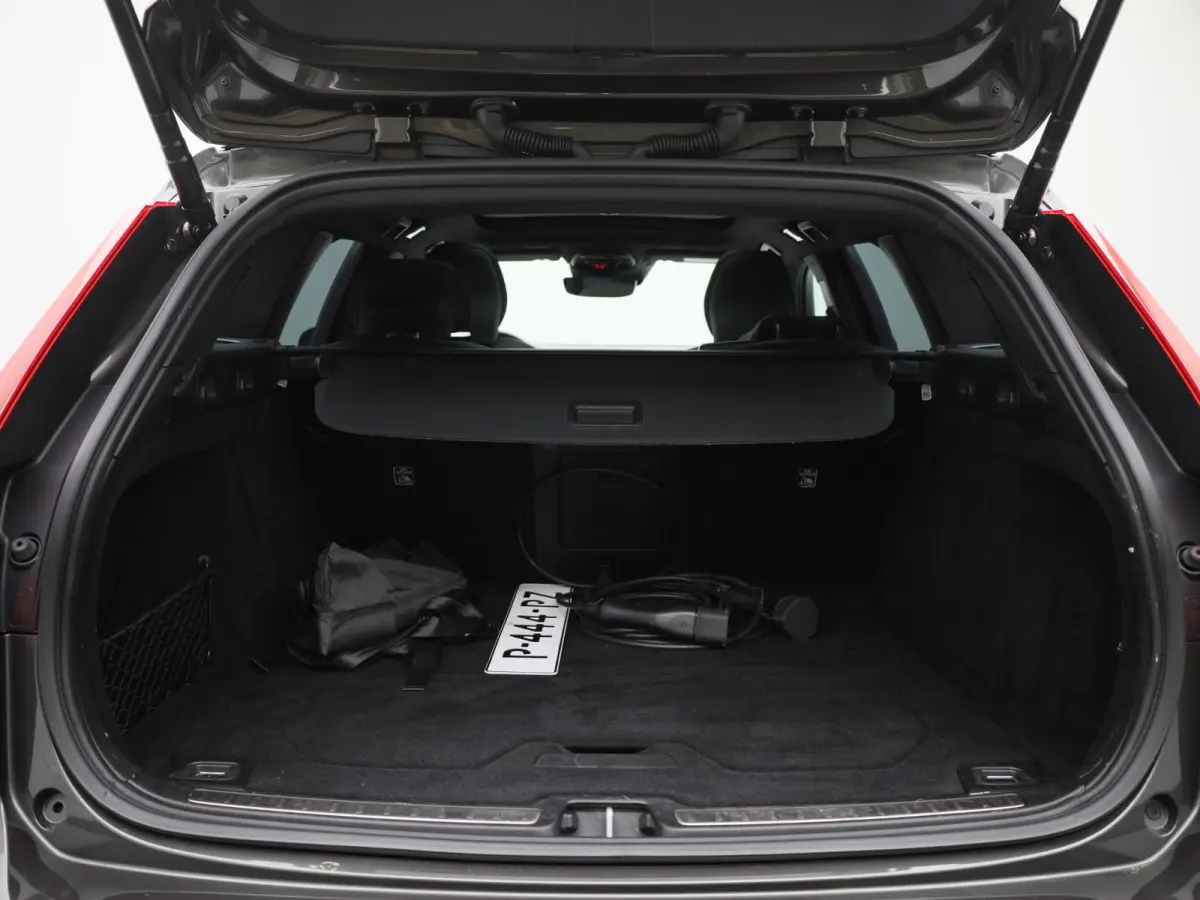2.0 T8 Recharge AWD R-Design VERWACHT !! | PANORAMADAK | MEMORY | NAVIGATIE | CAMERA | TREKHAAK | STOELVERWARMING | LEDER | SPORSTOELEN | ELEKTRISCHE STOEL | 12 MAANDEN BOVAG GARANTIE |
