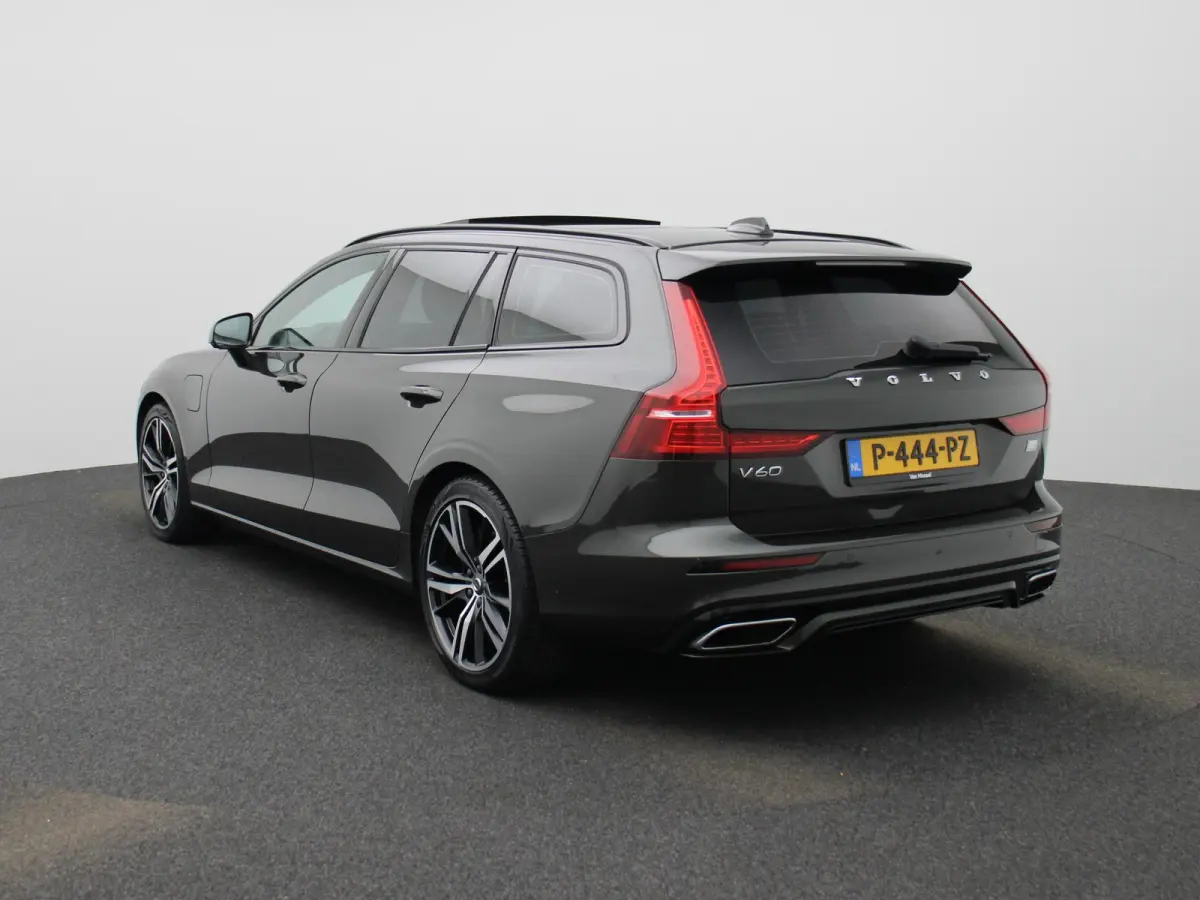2.0 T8 Recharge AWD R-Design VERWACHT !! | PANORAMADAK | MEMORY | NAVIGATIE | CAMERA | TREKHAAK | STOELVERWARMING | LEDER | SPORSTOELEN | ELEKTRISCHE STOEL | 12 MAANDEN BOVAG GARANTIE |