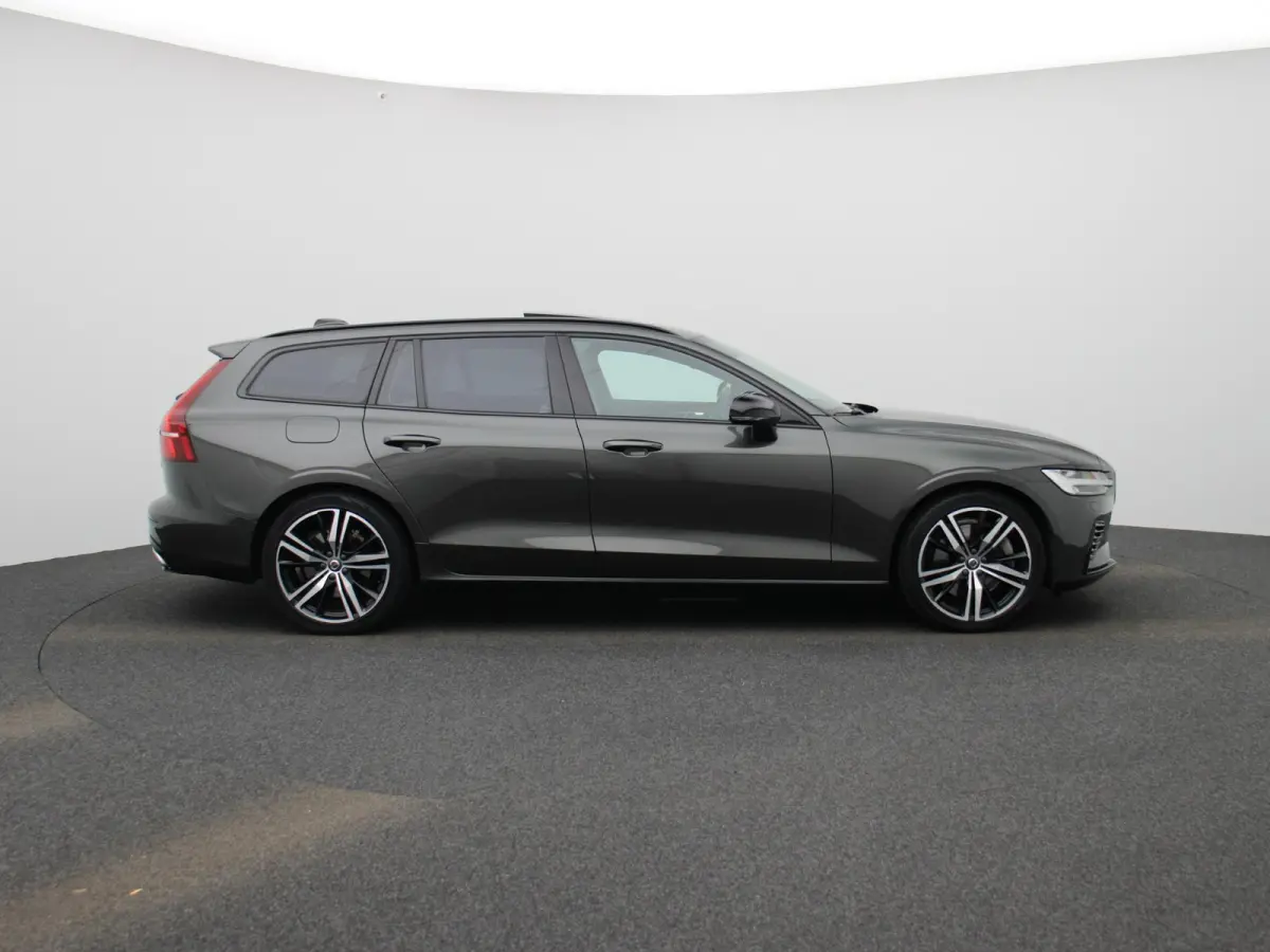 2.0 T8 Recharge AWD R-Design VERWACHT !! | PANORAMADAK | MEMORY | NAVIGATIE | CAMERA | TREKHAAK | STOELVERWARMING | LEDER | SPORSTOELEN | ELEKTRISCHE STOEL | 12 MAANDEN BOVAG GARANTIE |