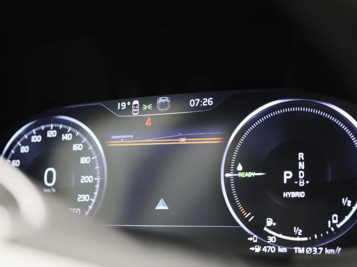 2.0 T8 Recharge AWD R-Design VERWACHT !! | PANORAMADAK | MEMORY | NAVIGATIE | CAMERA | TREKHAAK | STOELVERWARMING | LEDER | SPORSTOELEN | ELEKTRISCHE STOEL | 12 MAANDEN BOVAG GARANTIE |