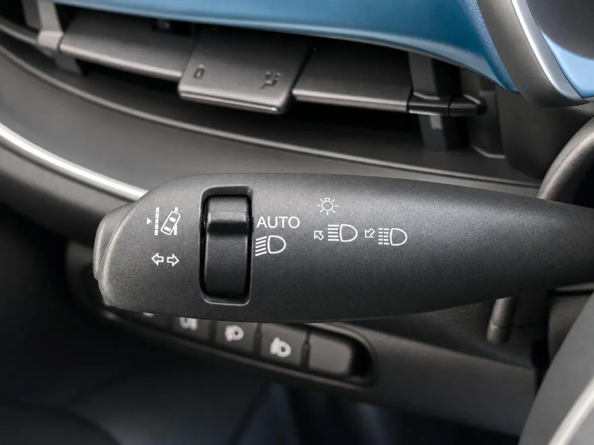 42 kWh DEMO ! Navigatie by Apple Carplay Android Auto camera Parkeersensoren rondom Dodehoekdetectie Cruise Control Stoelverwarming Keyless Entry Climate Control
