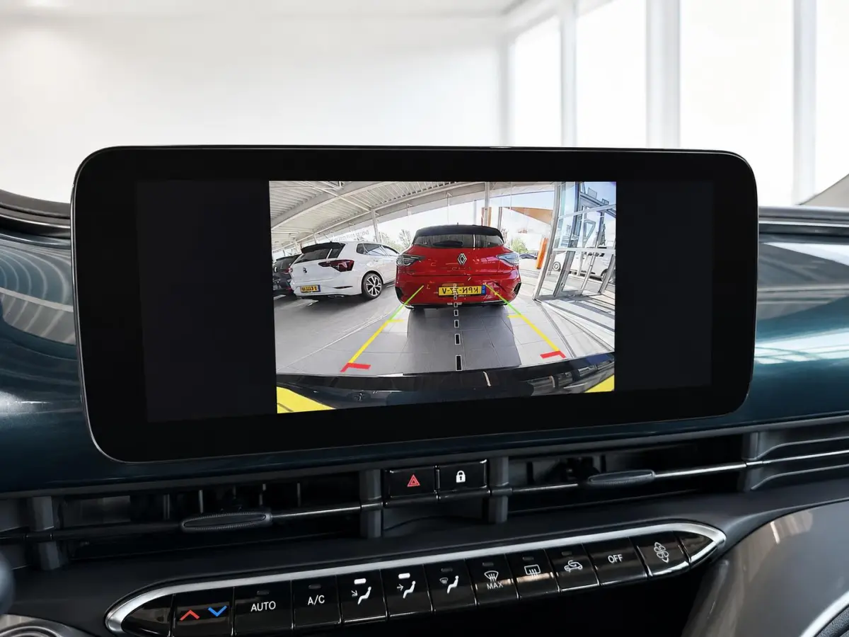 42 kWh DEMO ! Navigatie by Apple Carplay Android Auto camera Parkeersensoren rondom Dodehoekdetectie Cruise Control Stoelverwarming Keyless Entry Climate Control