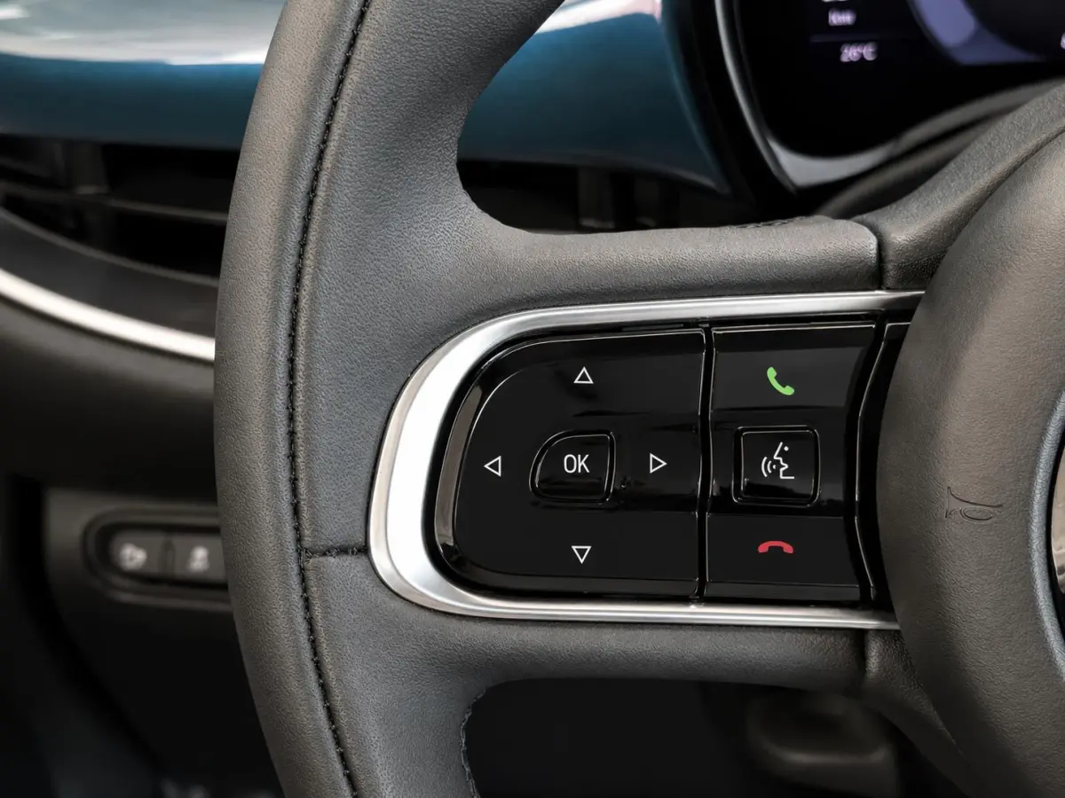 42 kWh DEMO ! Navigatie by Apple Carplay Android Auto camera Parkeersensoren rondom Dodehoekdetectie Cruise Control Stoelverwarming Keyless Entry Climate Control