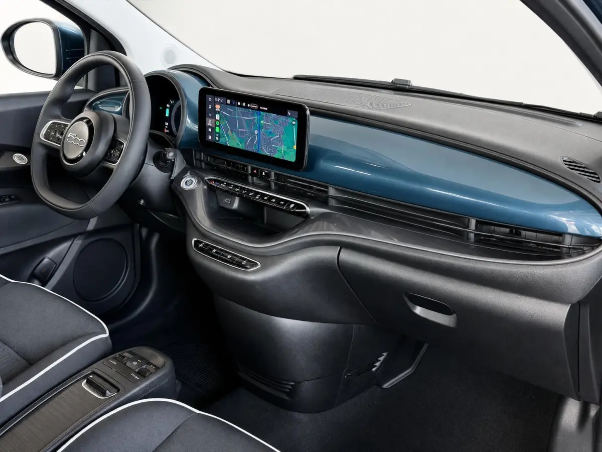42 kWh DEMO ! Navigatie by Apple Carplay Android Auto camera Parkeersensoren rondom Dodehoekdetectie Cruise Control Stoelverwarming Keyless Entry Climate Control