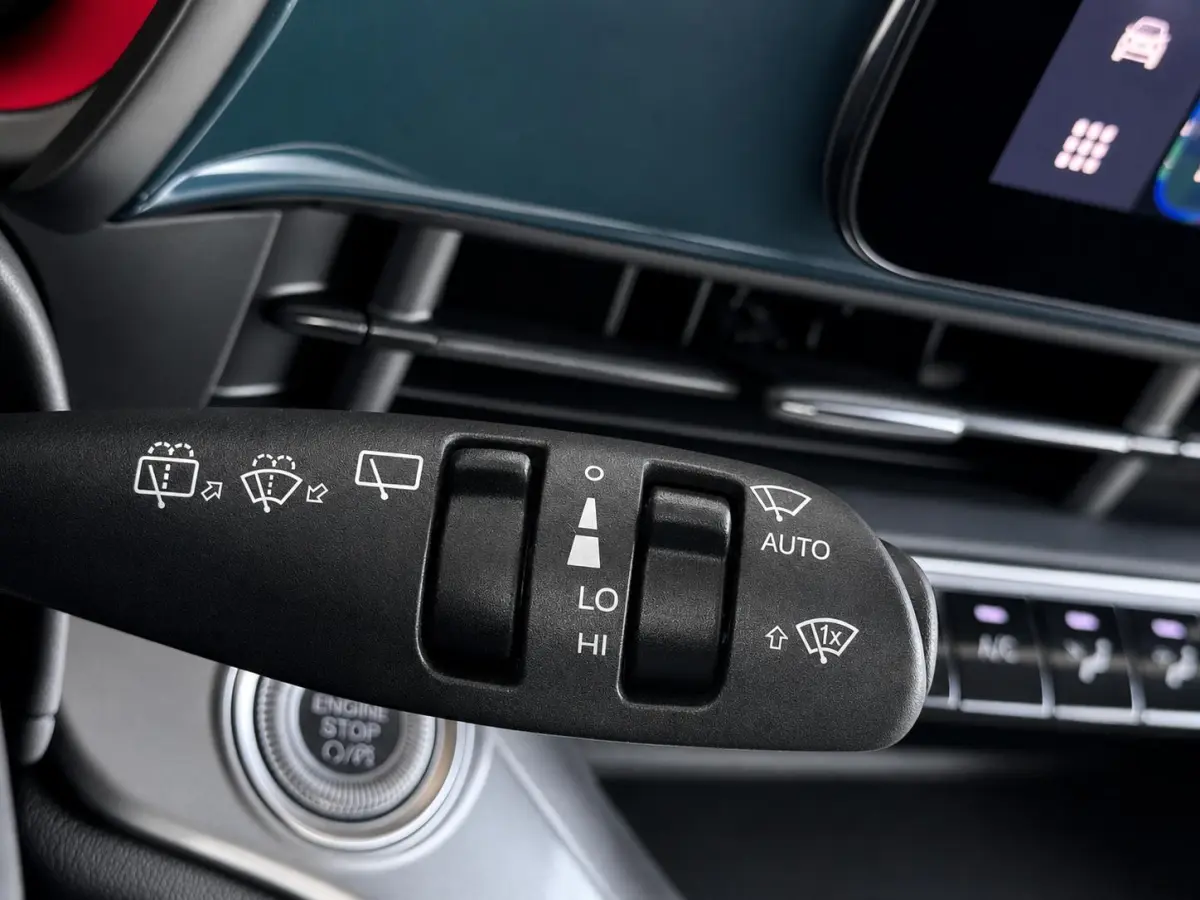 42 kWh DEMO ! Navigatie by Apple Carplay Android Auto camera Parkeersensoren rondom Dodehoekdetectie Cruise Control Stoelverwarming Keyless Entry Climate Control