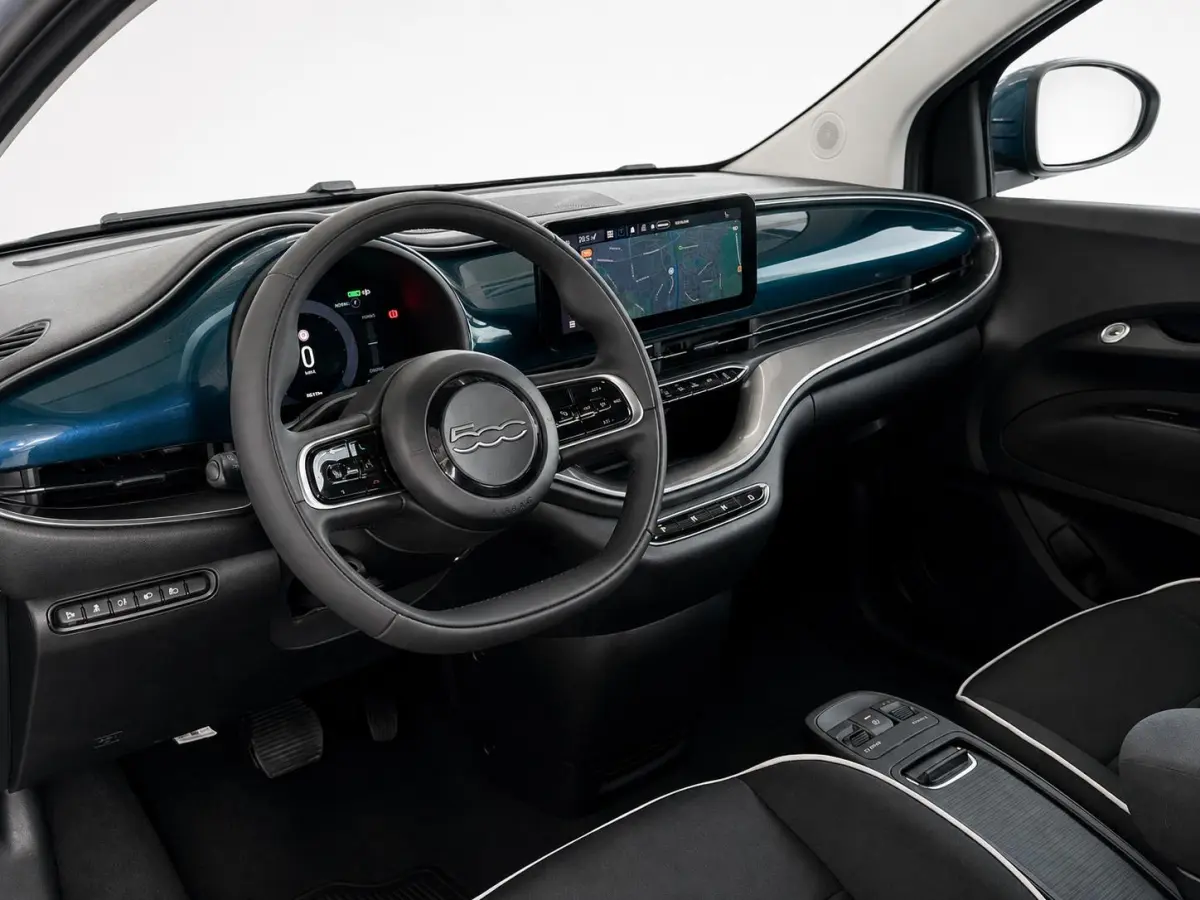 42 kWh DEMO ! Navigatie by Apple Carplay Android Auto camera Parkeersensoren rondom Dodehoekdetectie Cruise Control Stoelverwarming Keyless Entry Climate Control