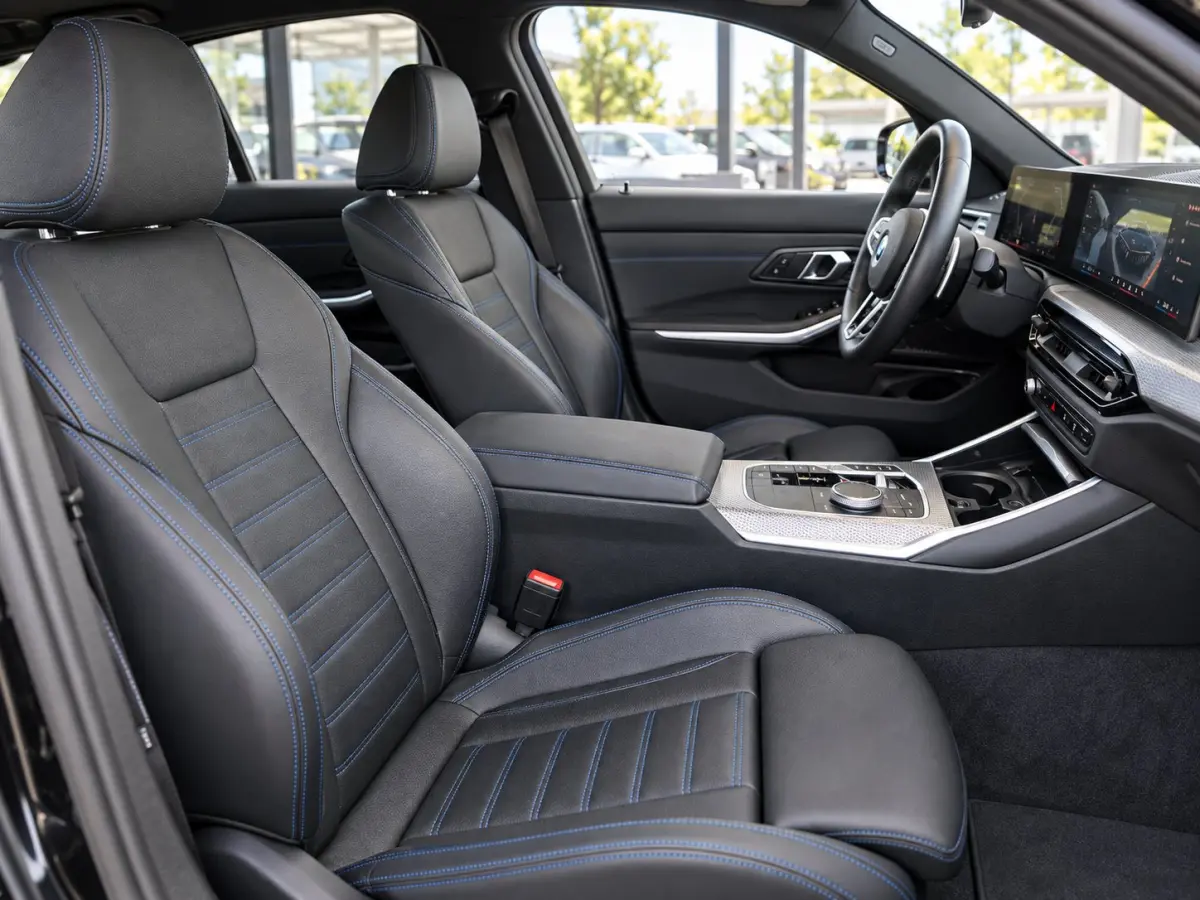 330e M Sport Edition | Leder | LED | Sportstoelen | Clima | Memory | Navi | Cruise Adaptive | Stoelverwarming | Keyless | Lichtmetalen Velgen