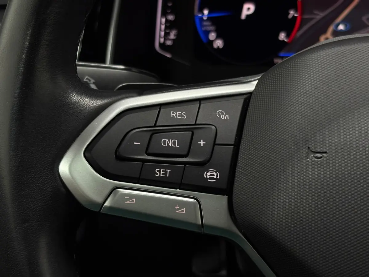 1.0 TSI R-Line Pano Keyless Trekhaak Camera Full Option