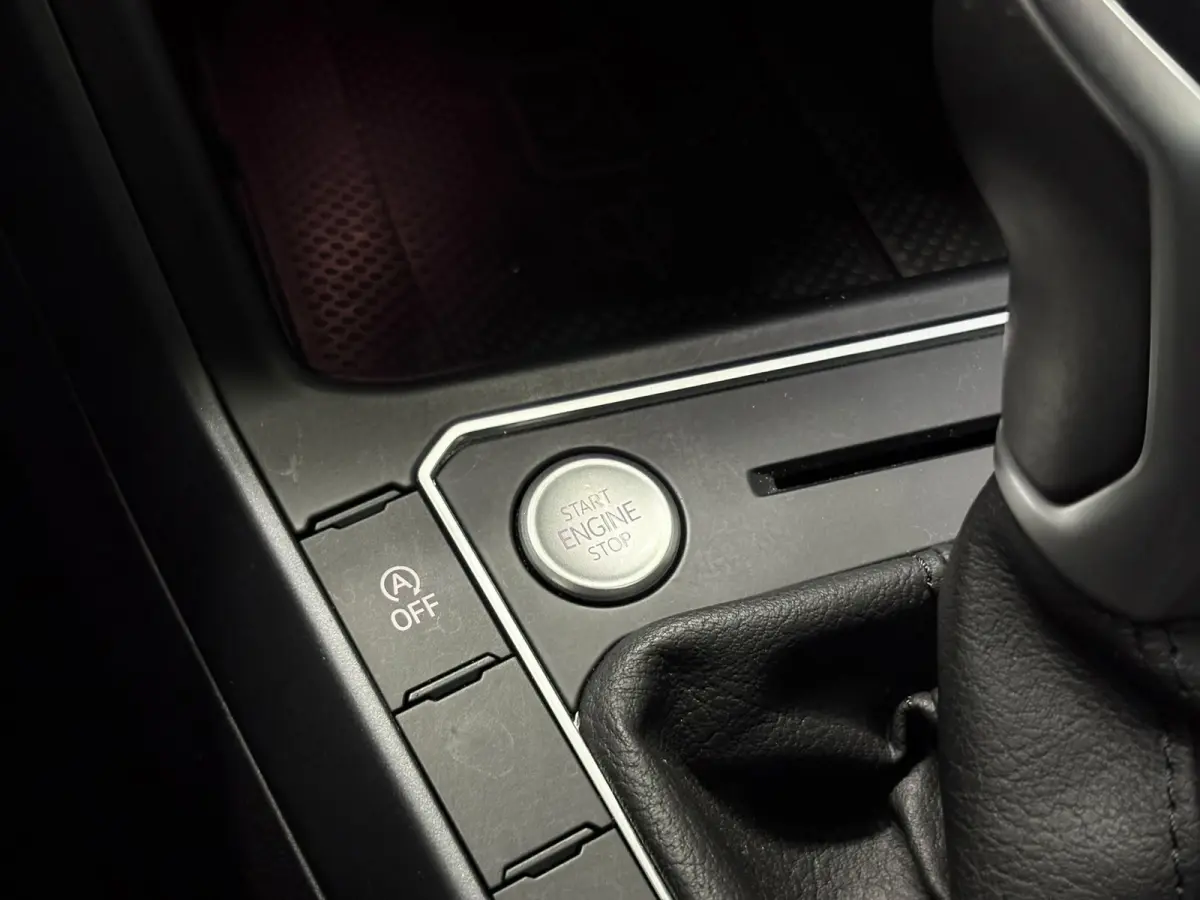1.0 TSI R-Line Pano Keyless Trekhaak Camera Full Option