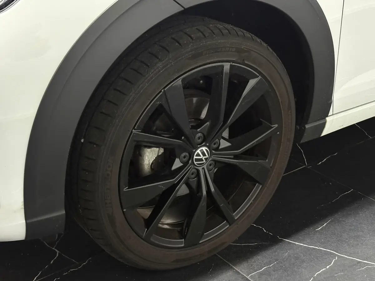 1.0 TSI R-Line Pano Keyless Trekhaak Camera Full Option