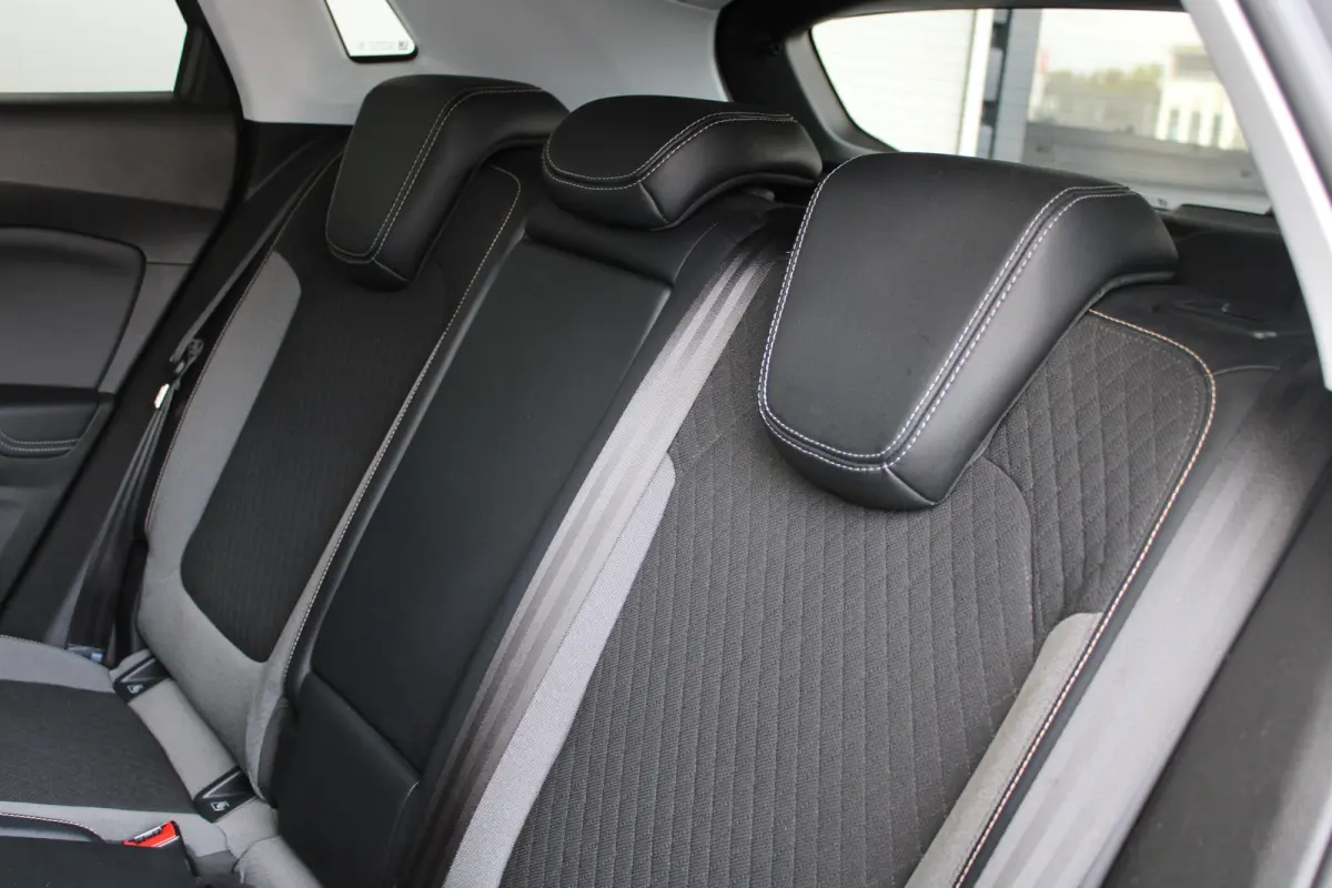 1.2 Turbo 120 Jaar Edition | Navigatie | Climate control | AFL Koplampen | AGR | Cruise control |