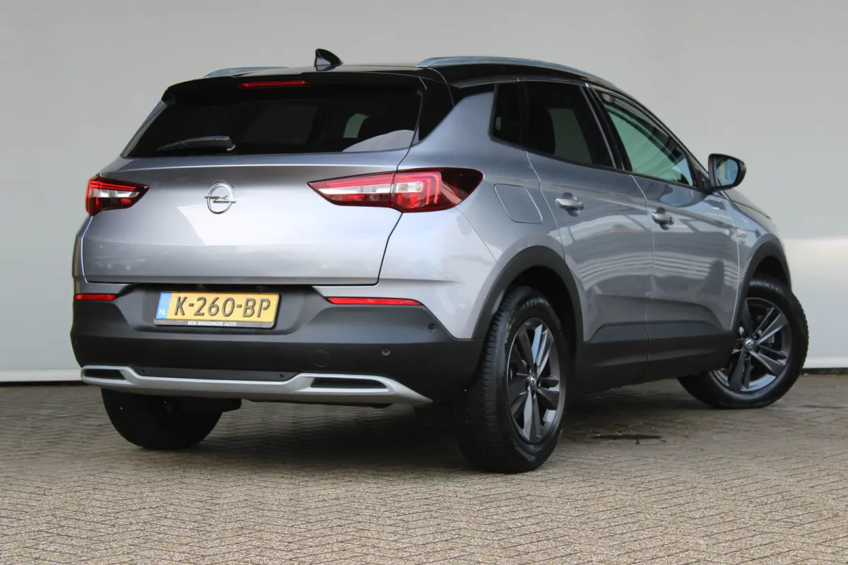 1.2 Turbo 120 Jaar Edition | Navigatie | Climate control | AFL Koplampen | AGR | Cruise control |