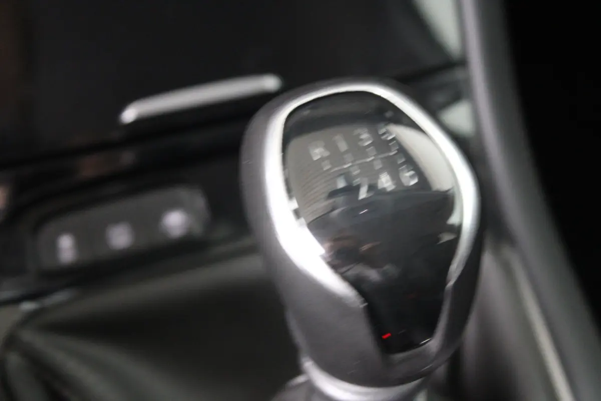 1.2 Turbo 120 Jaar Edition | Navigatie | Climate control | AFL Koplampen | AGR | Cruise control |