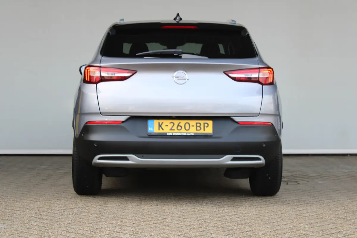 1.2 Turbo 120 Jaar Edition | Navigatie | Climate control | AFL Koplampen | AGR | Cruise control |