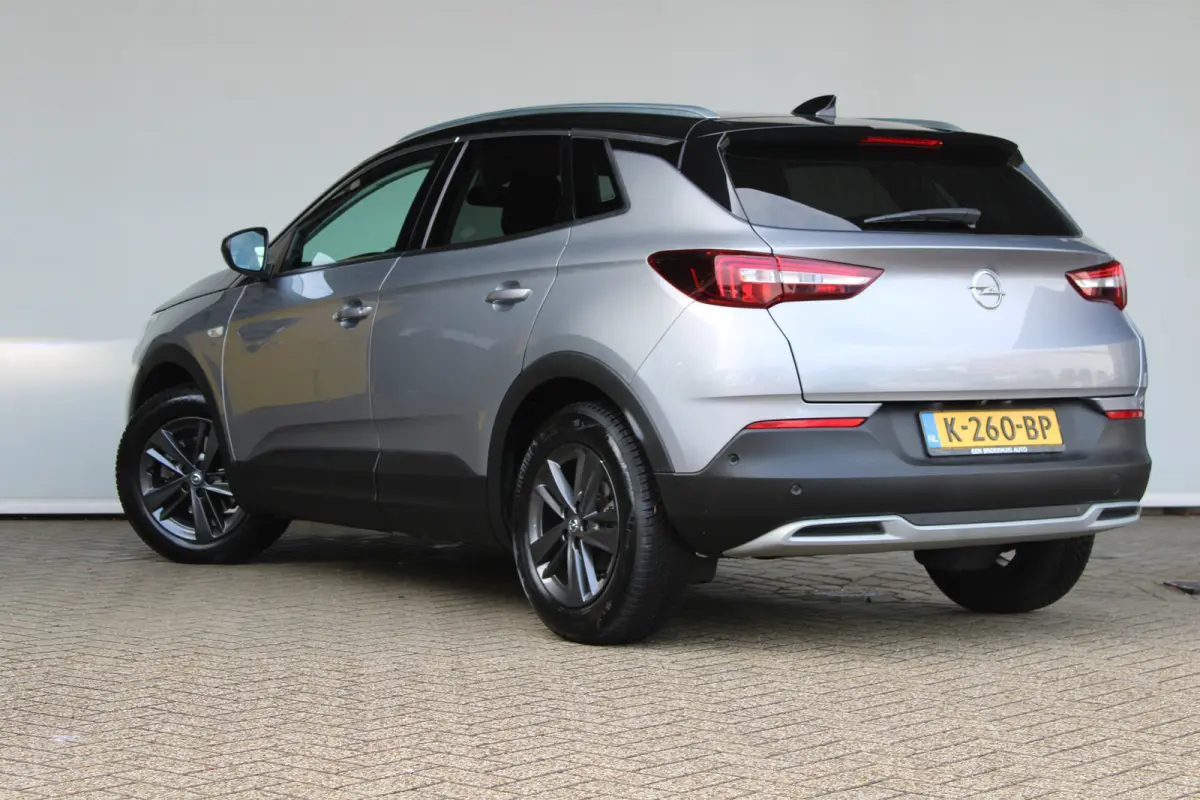 1.2 Turbo 120 Jaar Edition | Navigatie | Climate control | AFL Koplampen | AGR | Cruise control |