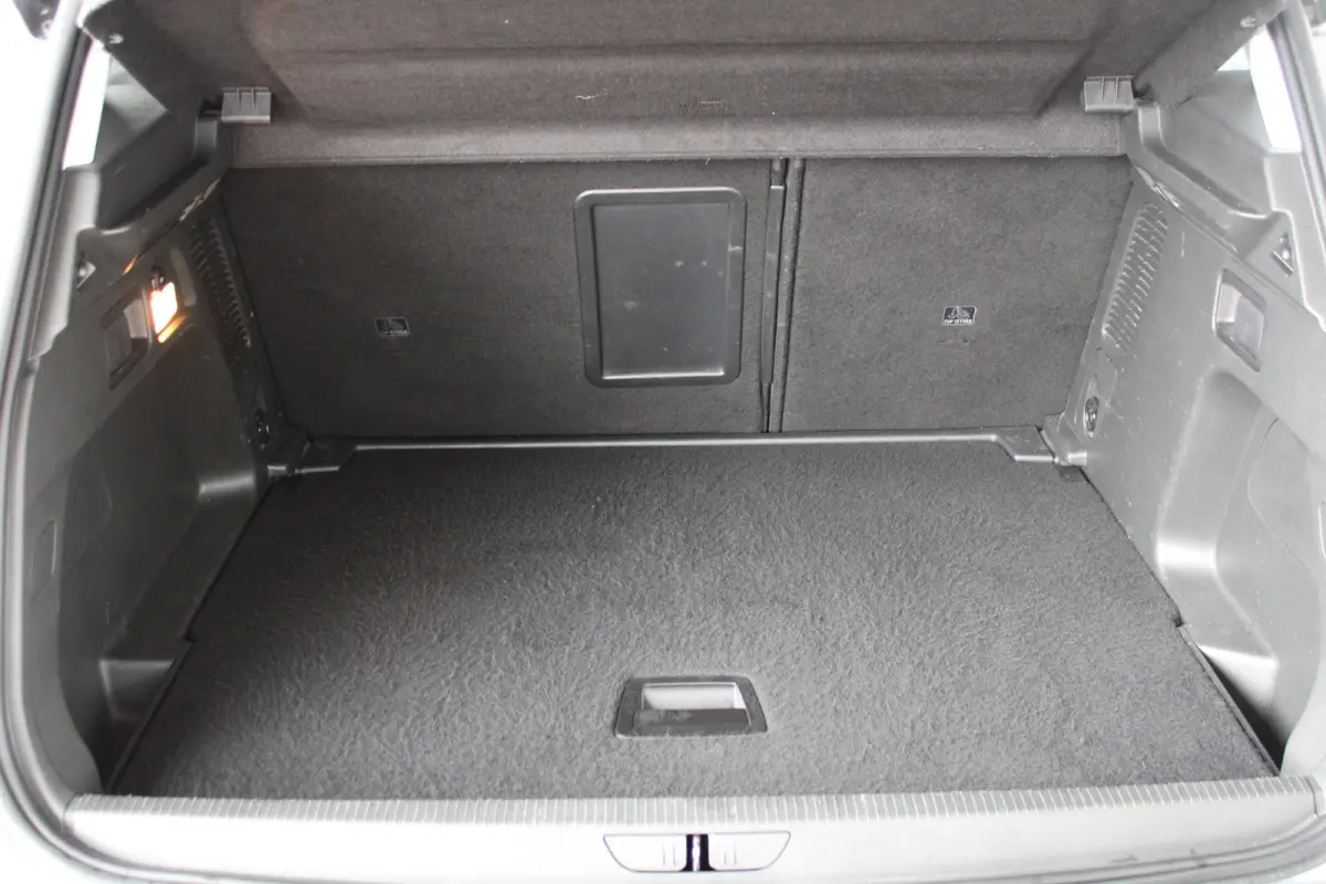 1.2 Turbo 120 Jaar Edition | Navigatie | Climate control | AFL Koplampen | AGR | Cruise control |