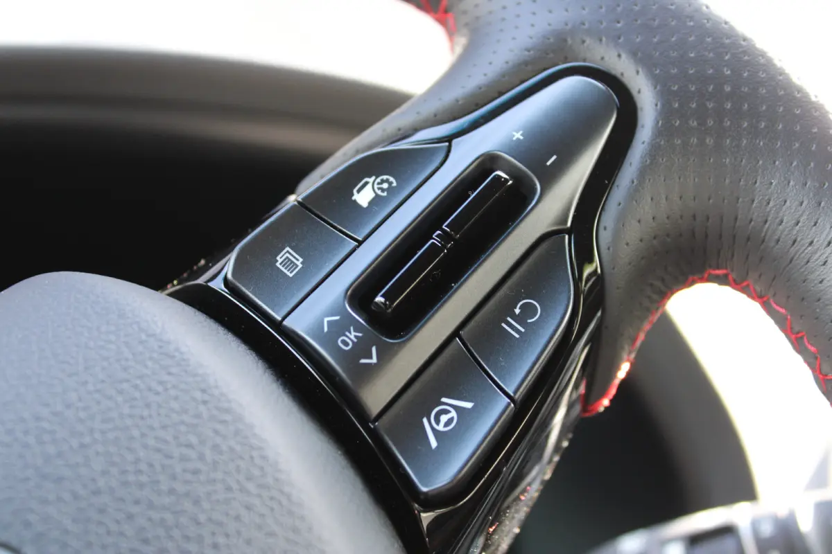 1.5 T-GDi 140pk MHEV N-Line | Camera | Trekhaak | Carplay | Dodehoek detectie | Stoelgeheugen | Parkeersensoren | Stoelverwarming | Stuurverwarming
