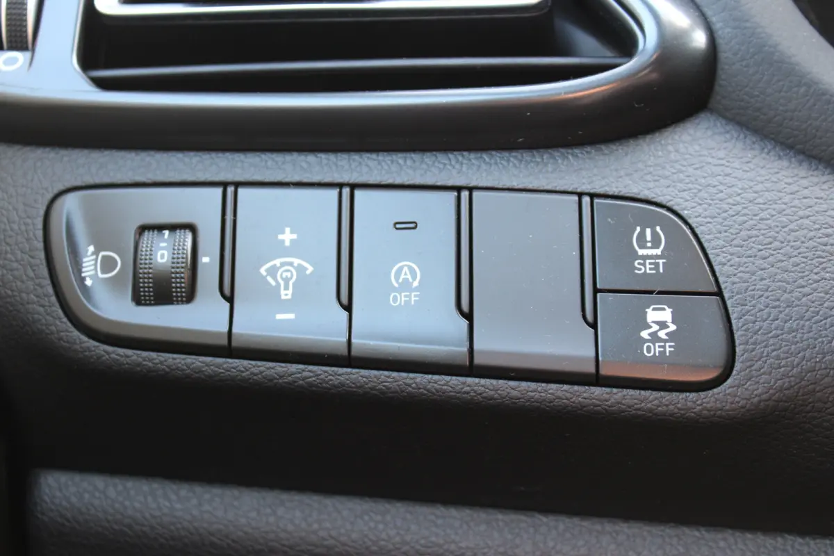1.5 T-GDi 140pk MHEV N-Line | Camera | Trekhaak | Carplay | Dodehoek detectie | Stoelgeheugen | Parkeersensoren | Stoelverwarming | Stuurverwarming