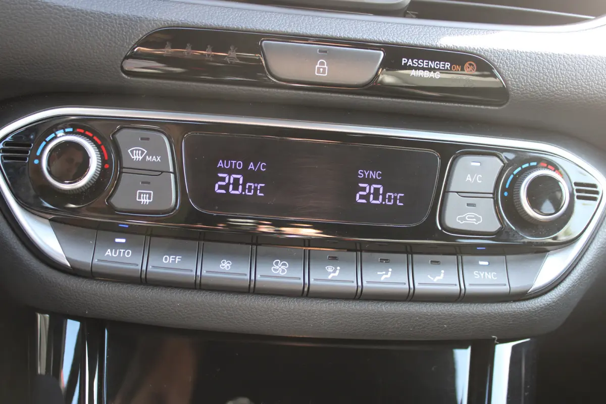 1.5 T-GDi 140pk MHEV N-Line | Camera | Trekhaak | Carplay | Dodehoek detectie | Stoelgeheugen | Parkeersensoren | Stoelverwarming | Stuurverwarming