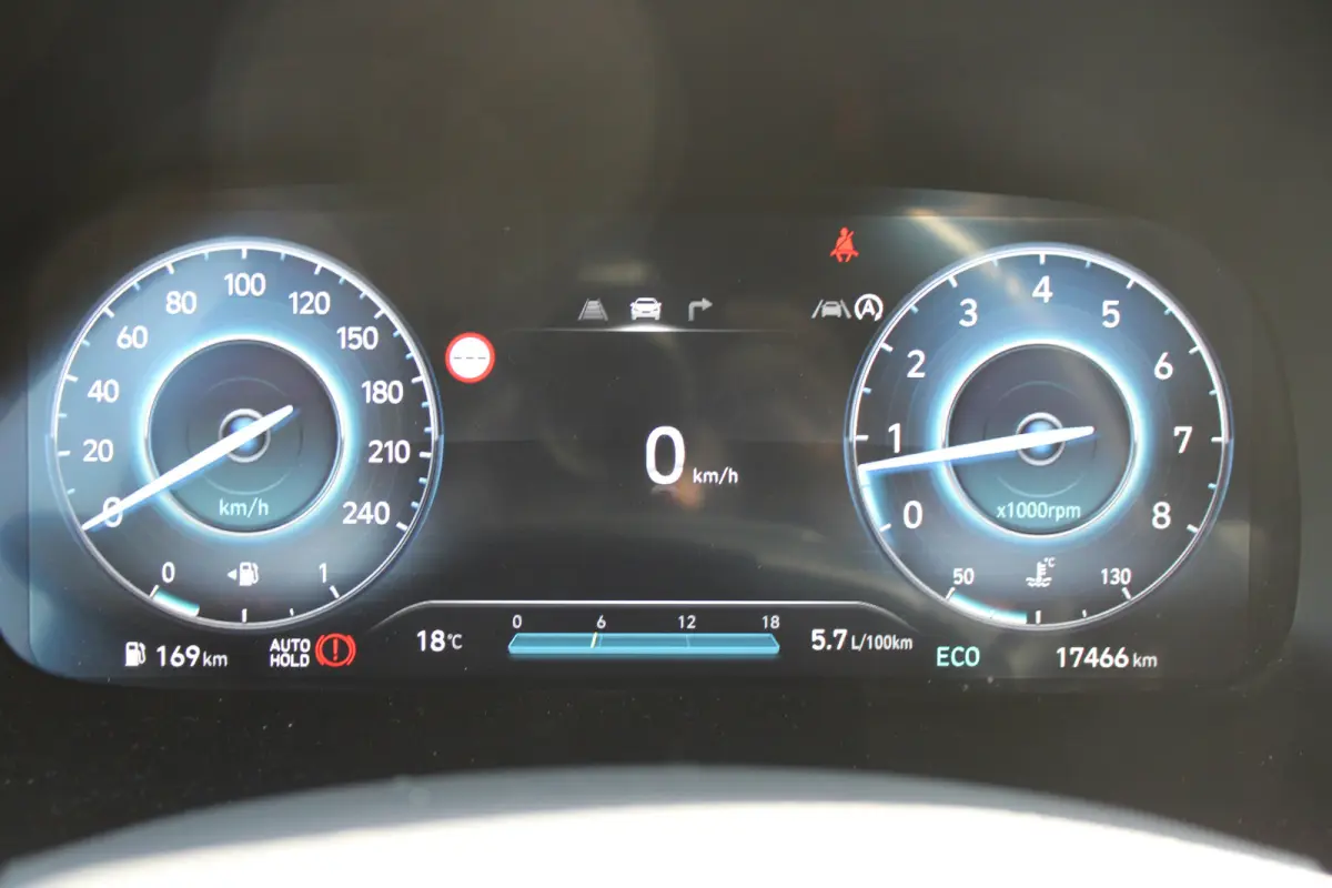 1.5 T-GDi 140pk MHEV N-Line | Camera | Trekhaak | Carplay | Dodehoek detectie | Stoelgeheugen | Parkeersensoren | Stoelverwarming | Stuurverwarming