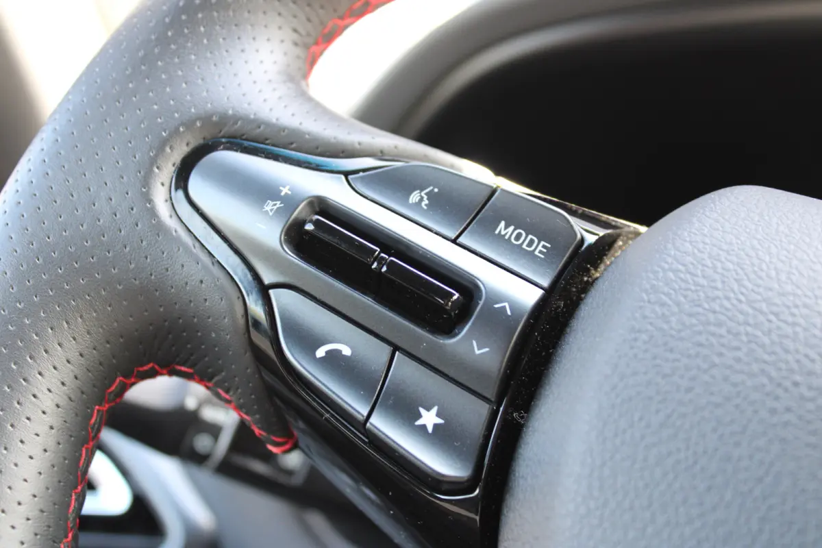 1.5 T-GDi 140pk MHEV N-Line | Camera | Trekhaak | Carplay | Dodehoek detectie | Stoelgeheugen | Parkeersensoren | Stoelverwarming | Stuurverwarming