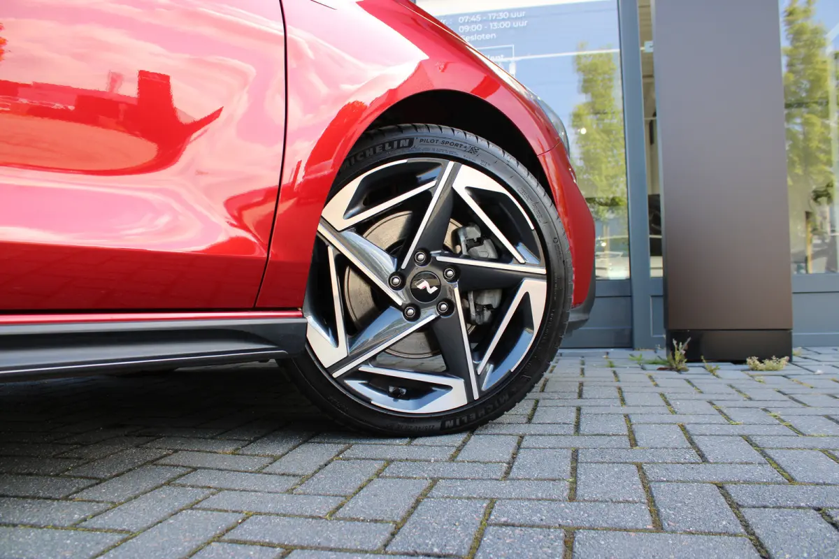 1.5 T-GDi 140pk MHEV N-Line | Camera | Trekhaak | Carplay | Dodehoek detectie | Stoelgeheugen | Parkeersensoren | Stoelverwarming | Stuurverwarming