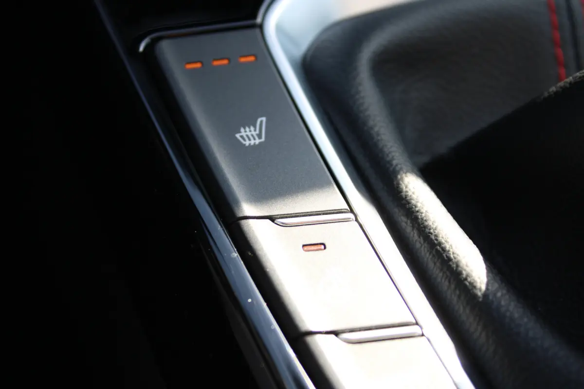 1.5 T-GDi 140pk MHEV N-Line | Camera | Trekhaak | Carplay | Dodehoek detectie | Stoelgeheugen | Parkeersensoren | Stoelverwarming | Stuurverwarming