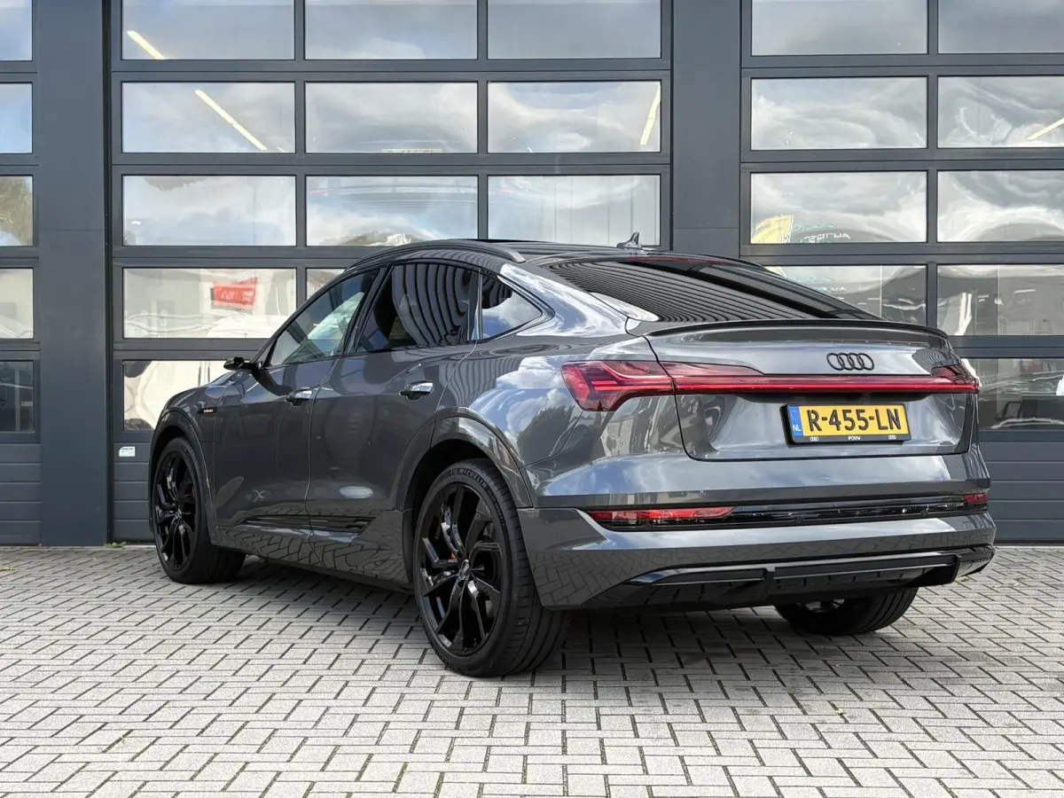 55 408pk quattro S edition 95 kWh | Panoramadak | 22 inch velgen | Head-up Display | Virtual Mirrors | B&O Audio