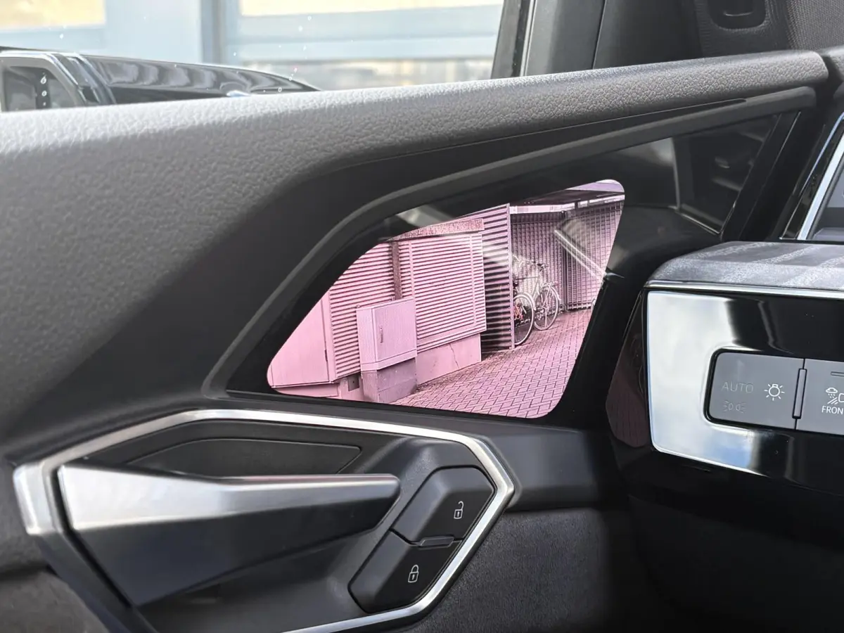 55 408pk quattro S edition 95 kWh | Panoramadak | 22 inch velgen | Head-up Display | Virtual Mirrors | B&O Audio