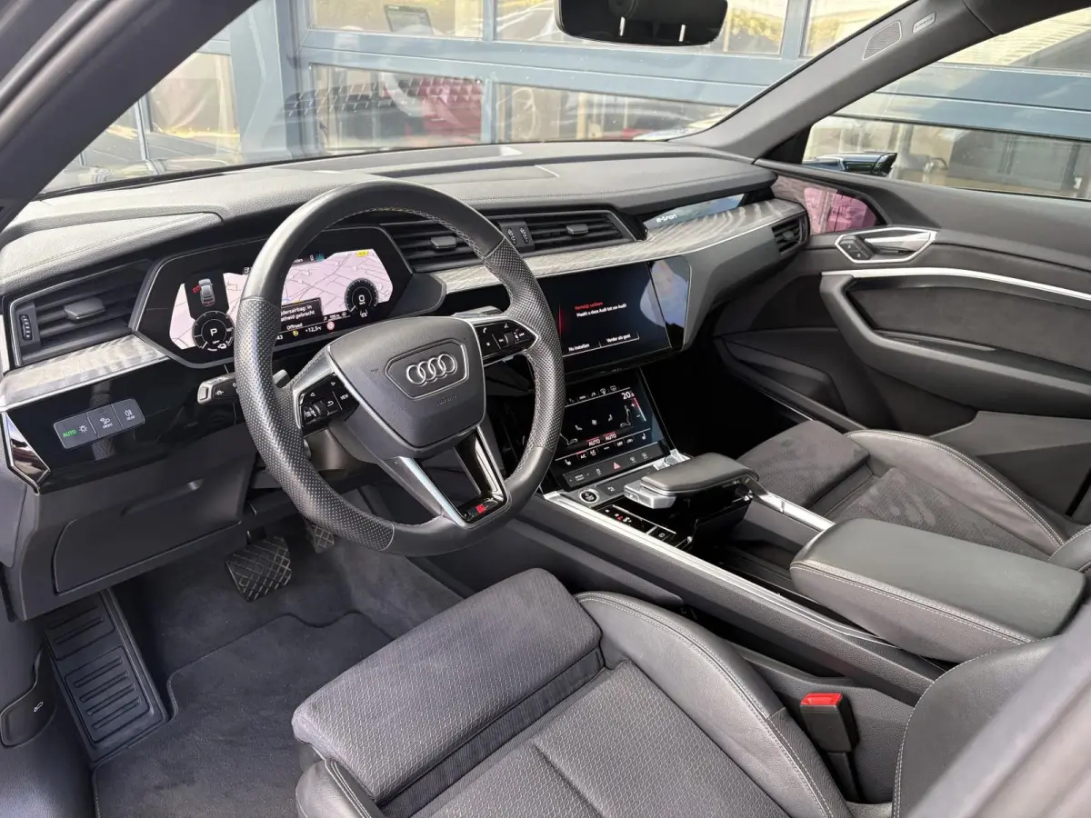 55 408pk quattro S edition 95 kWh | Panoramadak | 22 inch velgen | Head-up Display | Virtual Mirrors | B&O Audio