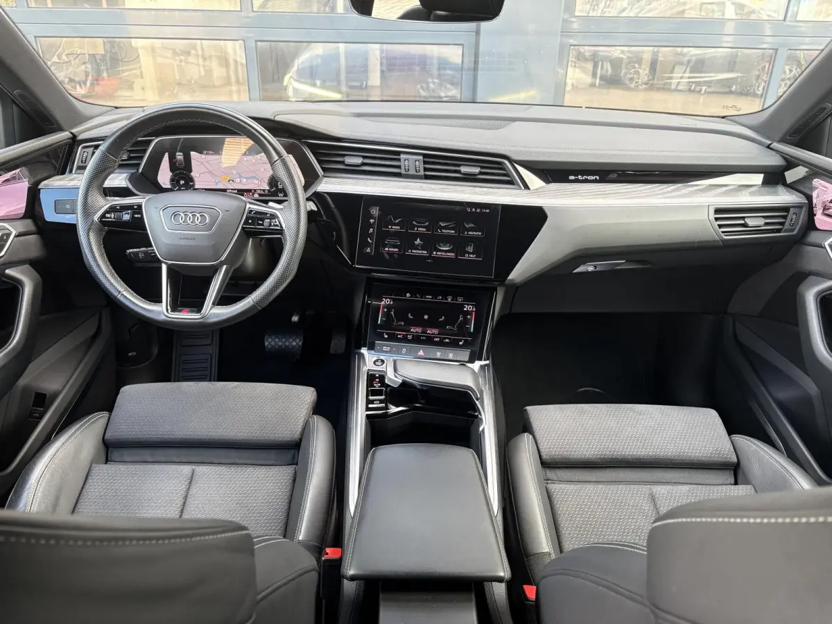 55 408pk quattro S edition 95 kWh | Panoramadak | 22 inch velgen | Head-up Display | Virtual Mirrors | B&O Audio