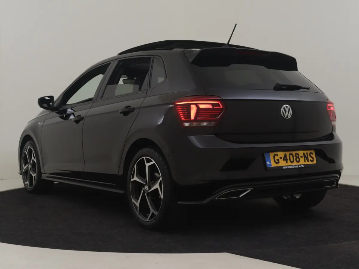 1.0 TS R-Line 115 PK | Elektr Glazen Pano-dak | Camera | Cr. Contr Adapt | Parkeer assistent | Parkeersensoren | Keyless | Stoelverw | Climate contr | DAB | LED | 17"LMV