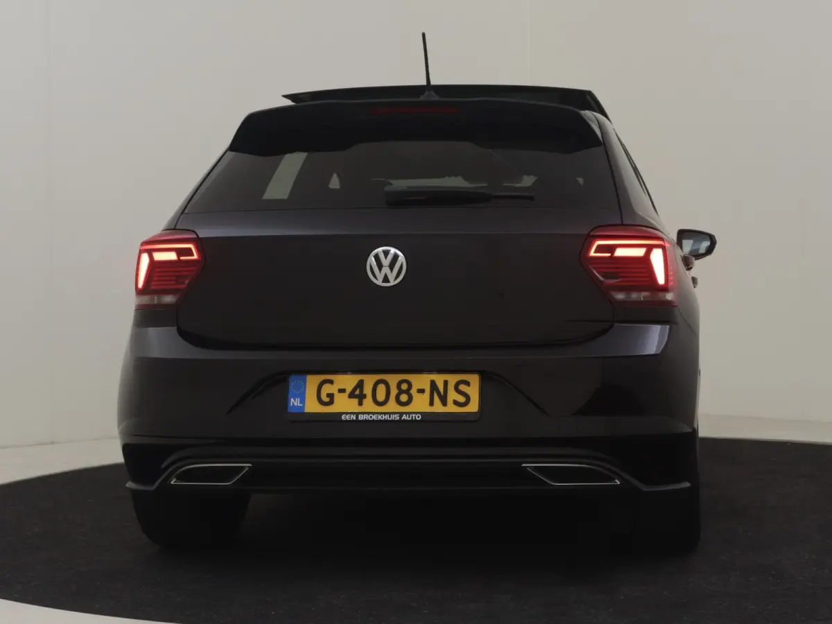 1.0 TS R-Line 115 PK | Elektr Glazen Pano-dak | Camera | Cr. Contr Adapt | Parkeer assistent | Parkeersensoren | Keyless | Stoelverw | Climate contr | DAB | LED | 17"LMV