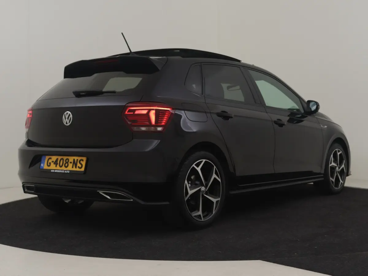 1.0 TS R-Line 115 PK | Elektr Glazen Pano-dak | Camera | Cr. Contr Adapt | Parkeer assistent | Parkeersensoren | Keyless | Stoelverw | Climate contr | DAB | LED | 17"LMV