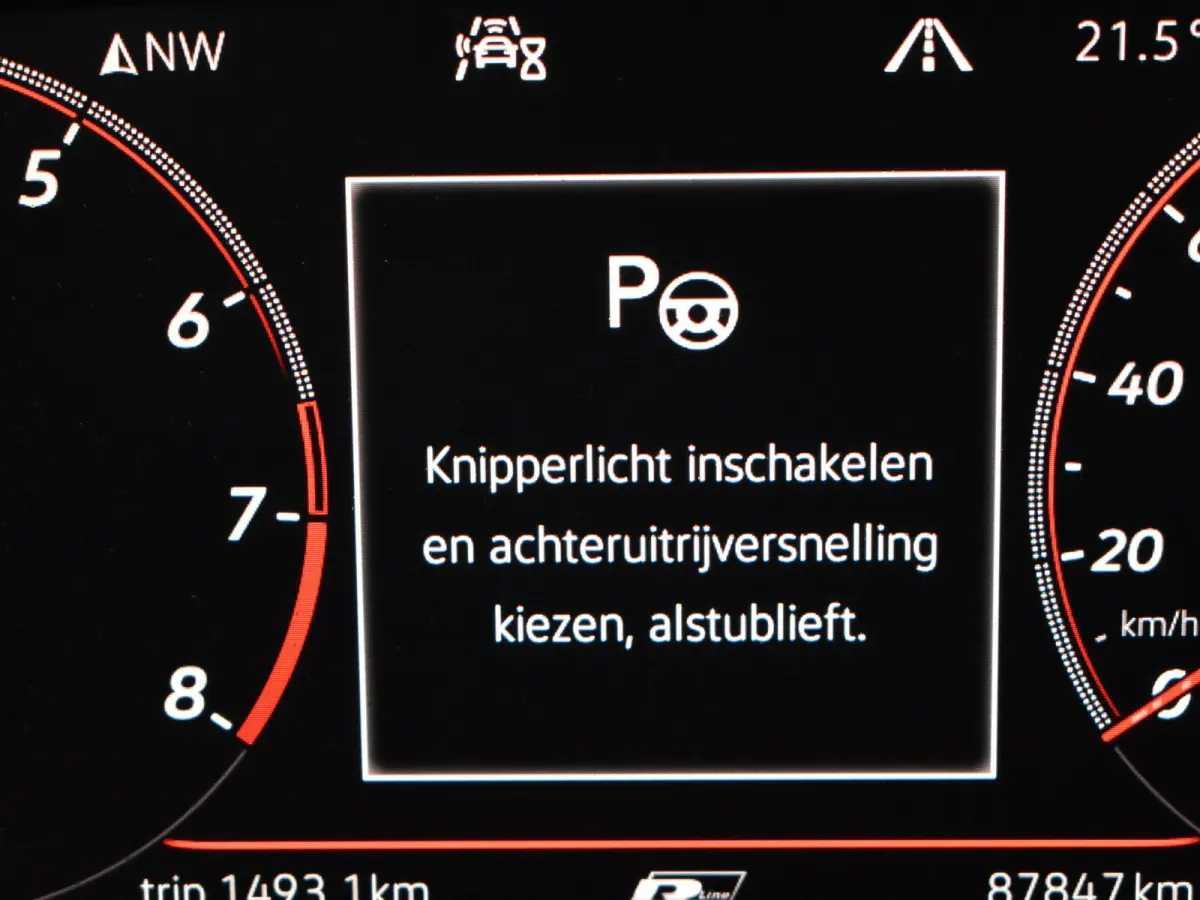1.0 TS R-Line 115 PK | Elektr Glazen Pano-dak | Camera | Cr. Contr Adapt | Parkeer assistent | Parkeersensoren | Keyless | Stoelverw | Climate contr | DAB | LED | 17"LMV