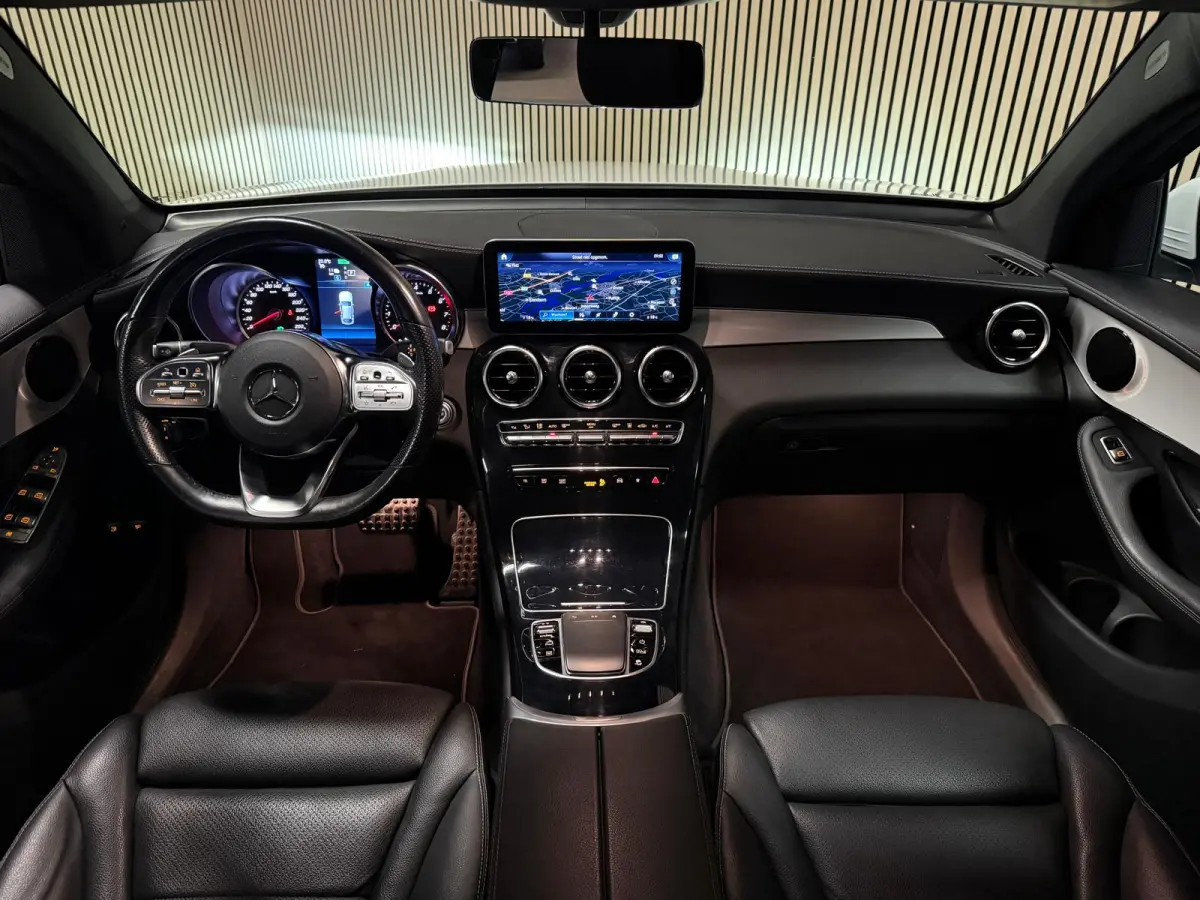 300e 4MATIC AMG STYLING-SCHUIFDAK-21 INCH-CAMERA-DAB