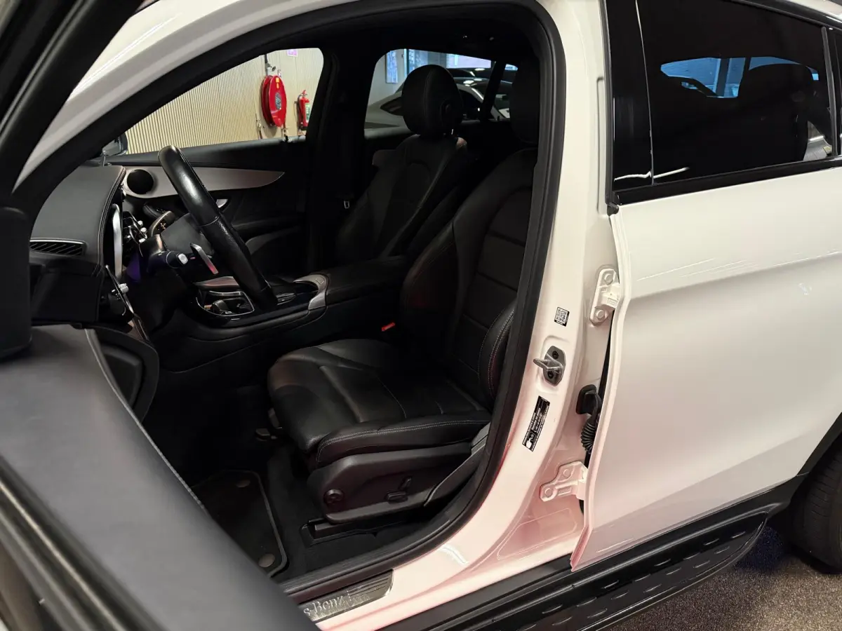 300e 4MATIC AMG STYLING-SCHUIFDAK-21 INCH-CAMERA-DAB