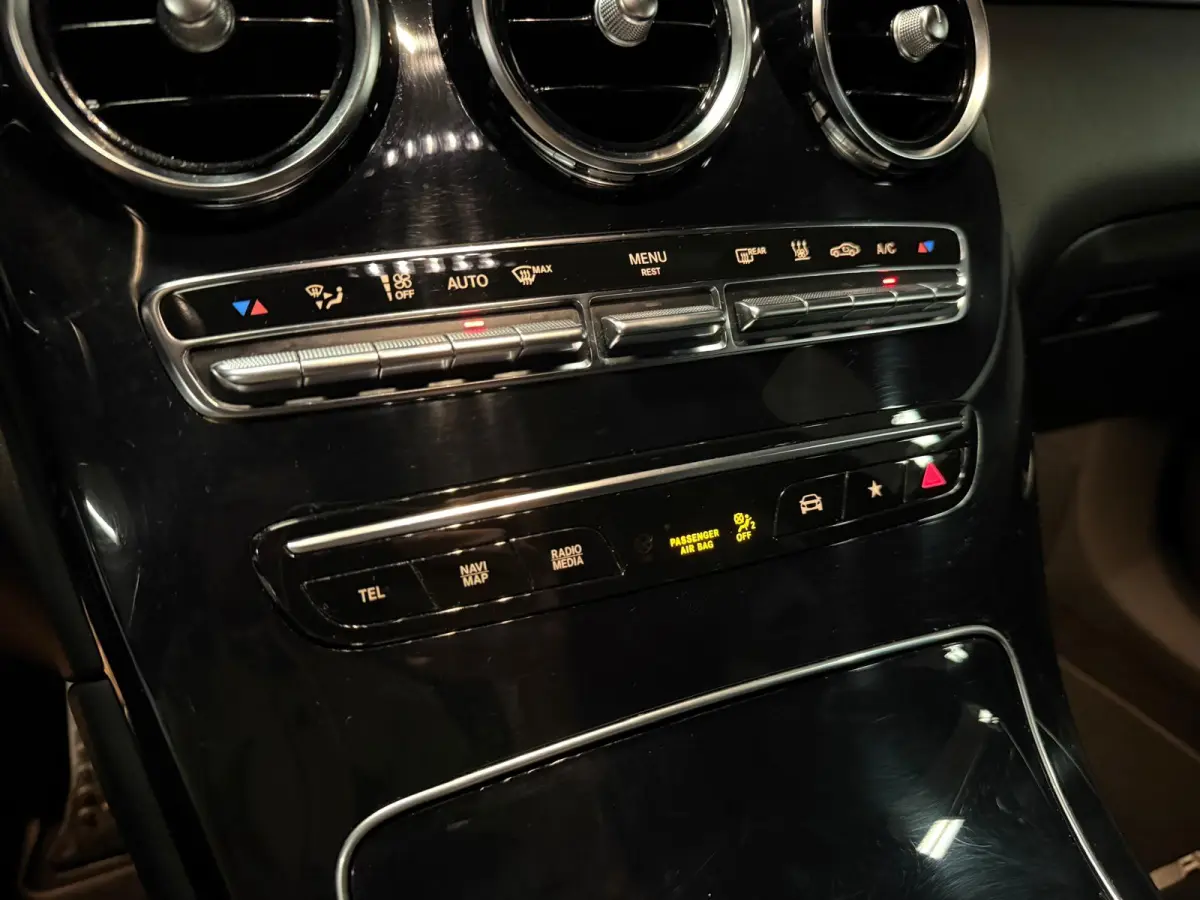 300e 4MATIC AMG STYLING-SCHUIFDAK-21 INCH-CAMERA-DAB