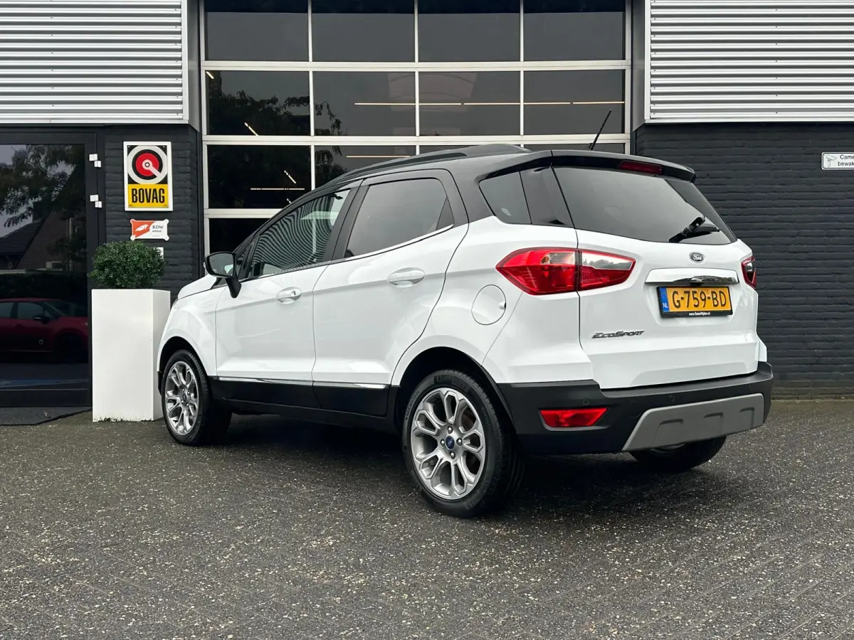 1.0 Titanium, Bluetooth, CarPlay, Camera, Cruise, Navi, Stuur/Stoelverwrm, NAP