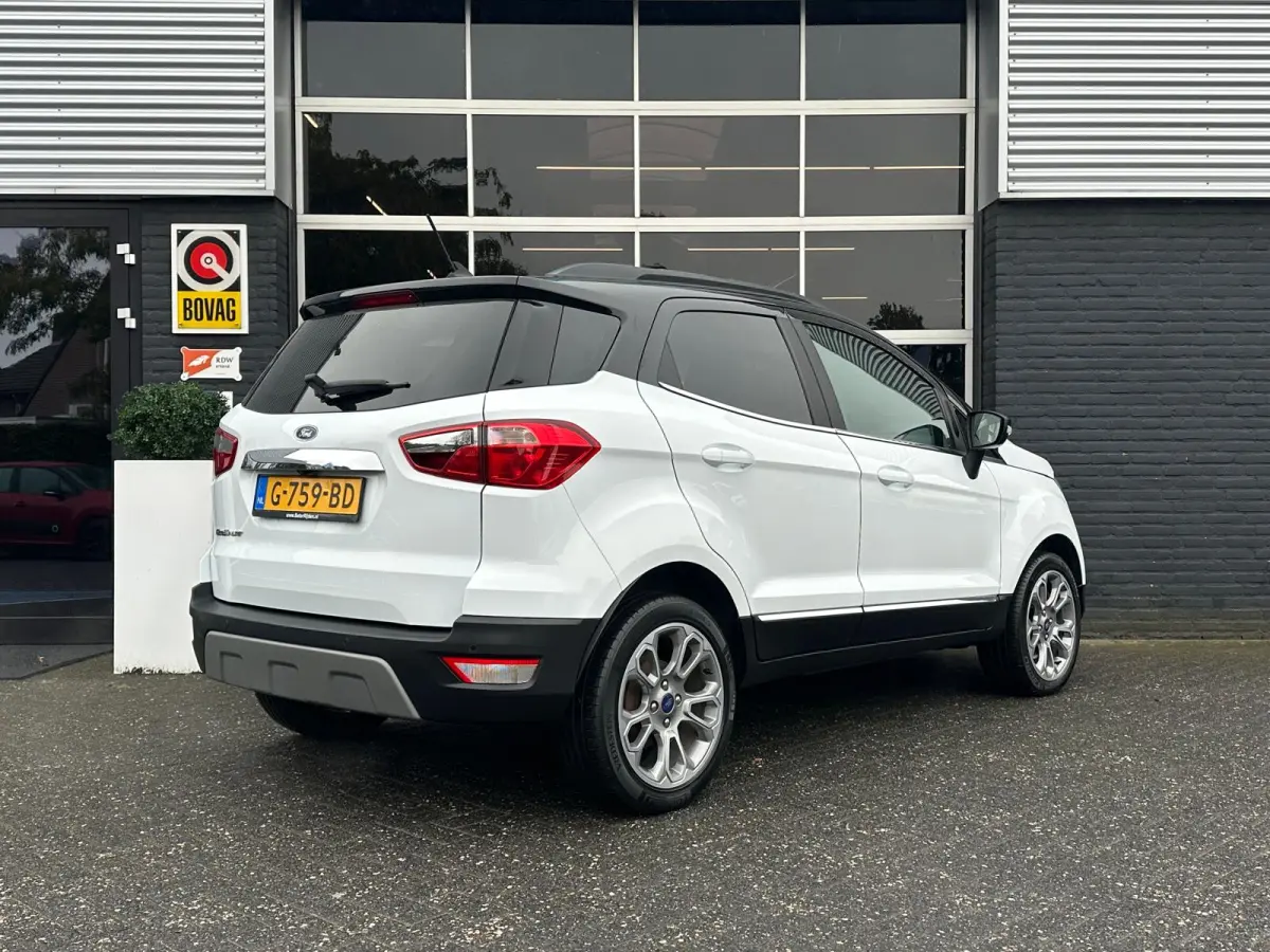 1.0 Titanium, Bluetooth, CarPlay, Camera, Cruise, Navi, Stuur/Stoelverwrm, NAP