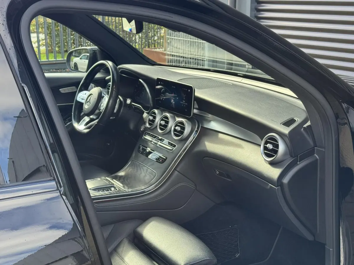 200 4MATIC AMG|Pano|Trekhaak|Burmester®|CarPlay