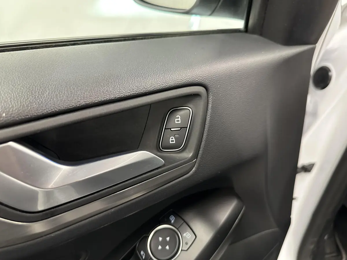 1.0 EcoBoost Titanium X Business|Camera|Carplay|Keyless|NAP|