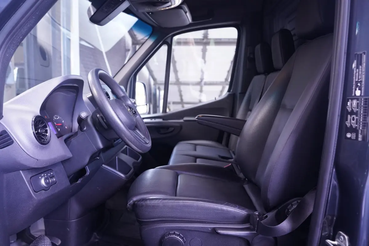 319 CDI 190 pk Aut. L2H2 Navi, Trekhaak 3.500 kg Imperiaal met Trap, 18" LMV, Camera, Cruise Control, 3-Zits
